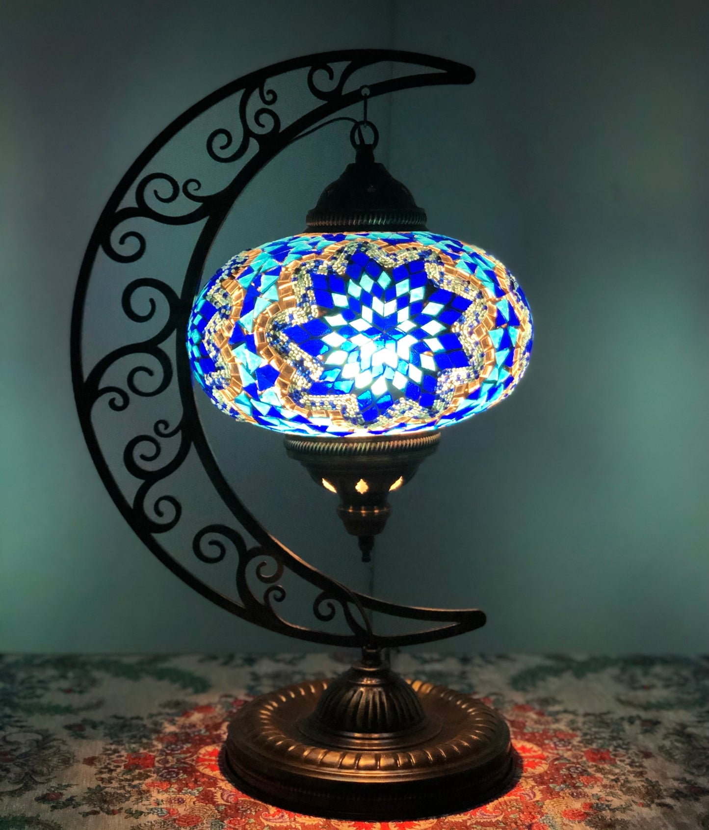 Crescent Lamp